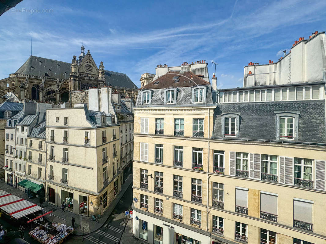 Appartement à PARIS-1E