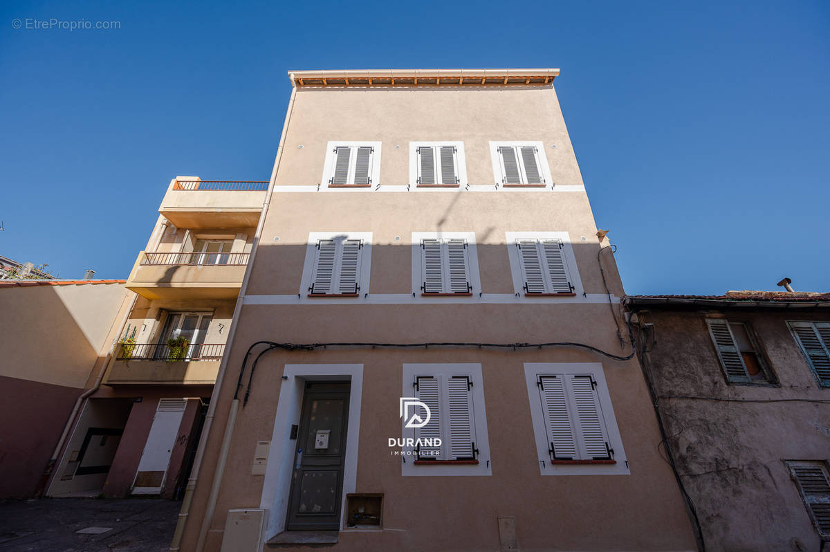 Appartement à MARSEILLE-3E