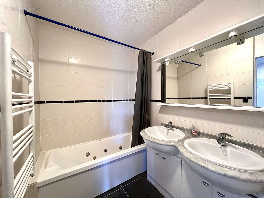 Appartement à MARSEILLE-13E