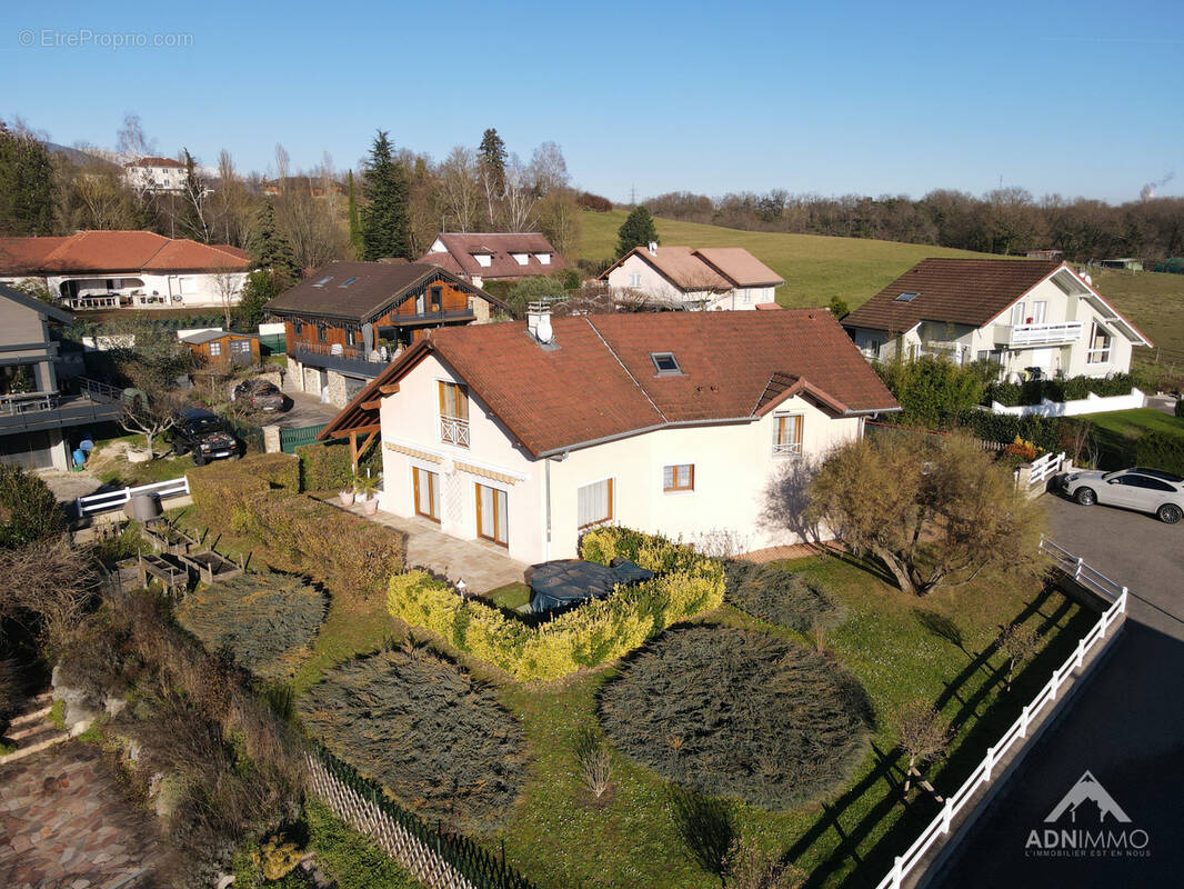 Maison à CHALLEX