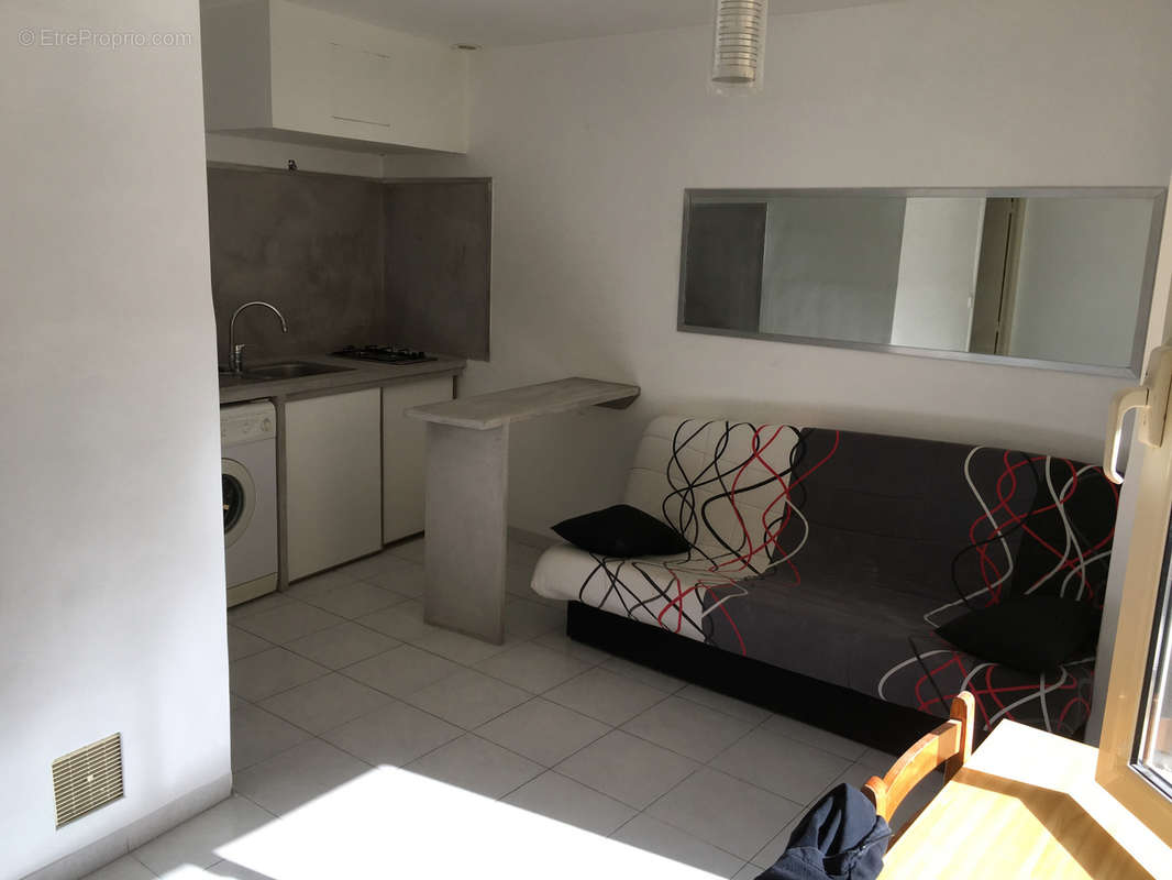 Appartement à PUISSALICON