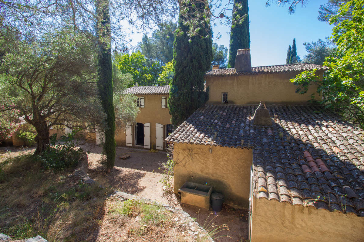 Maison à LE REVEST-LES-EAUX