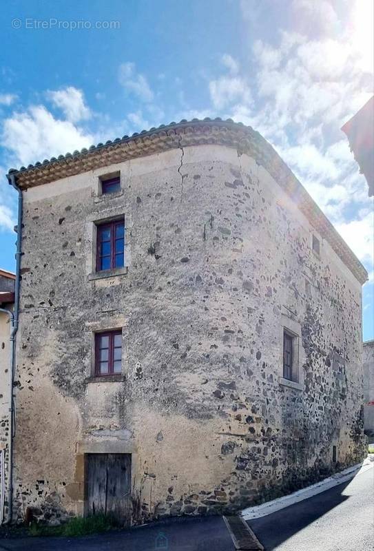 Maison à SAINT-JULIEN-DE-COPPEL