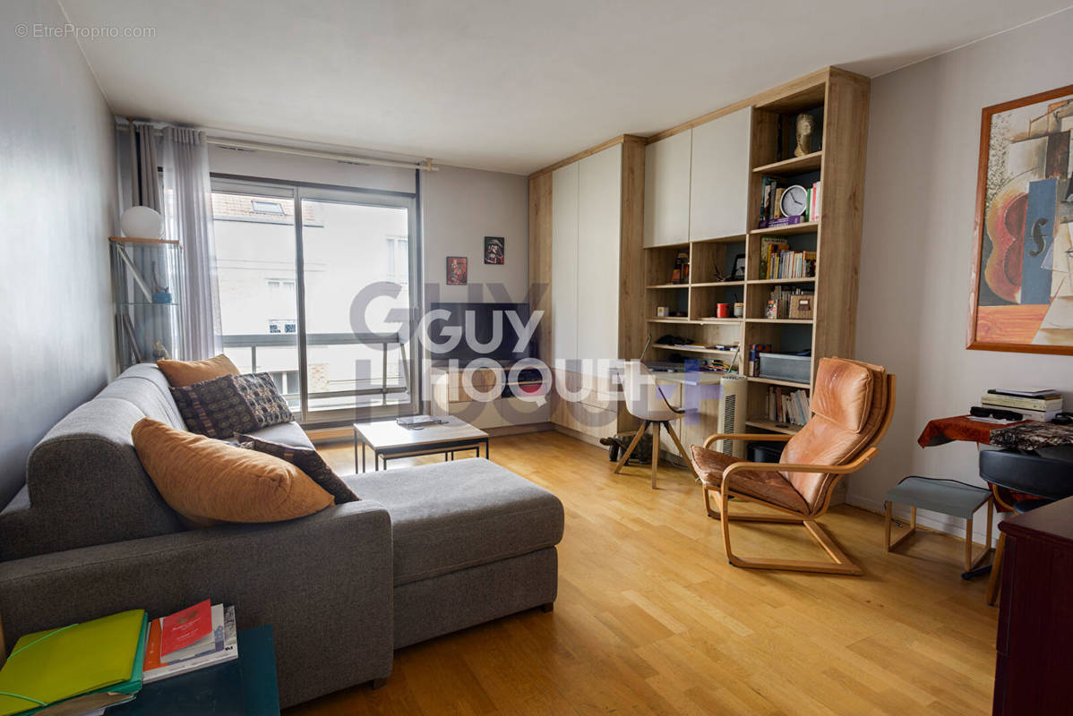 Appartement à PARIS-18E