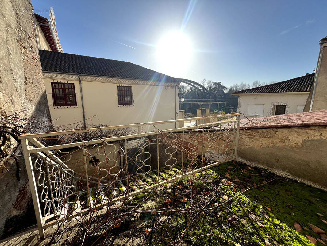 Maison à CASTELMORON-SUR-LOT