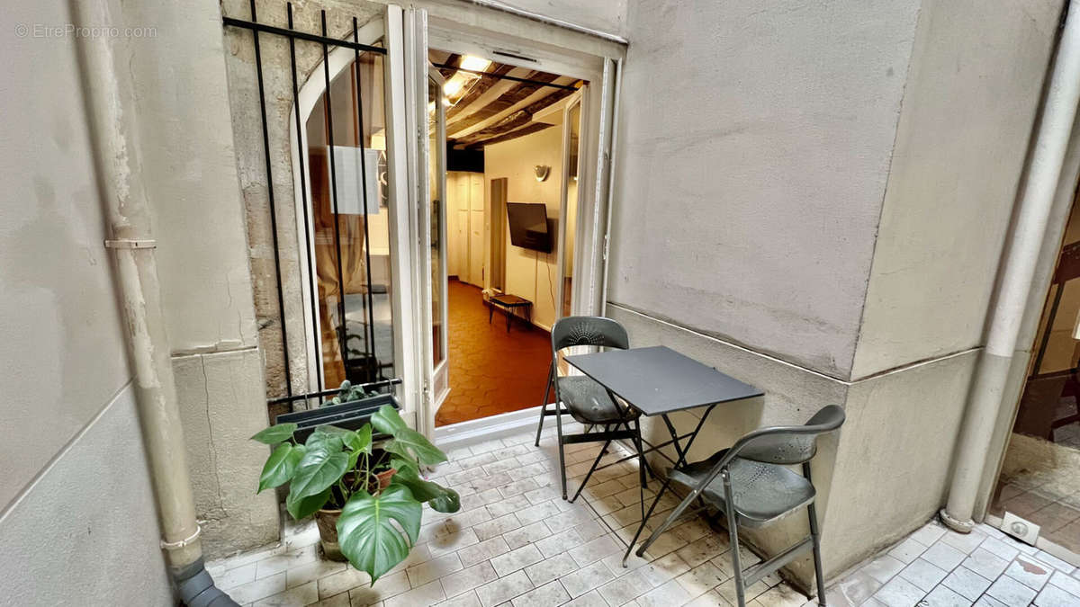 Appartement à PARIS-2E