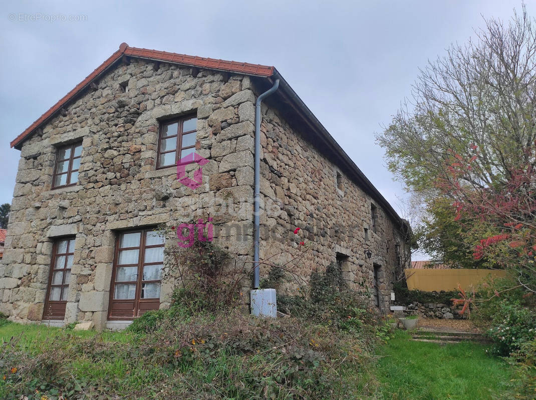 Maison à GRAZAC