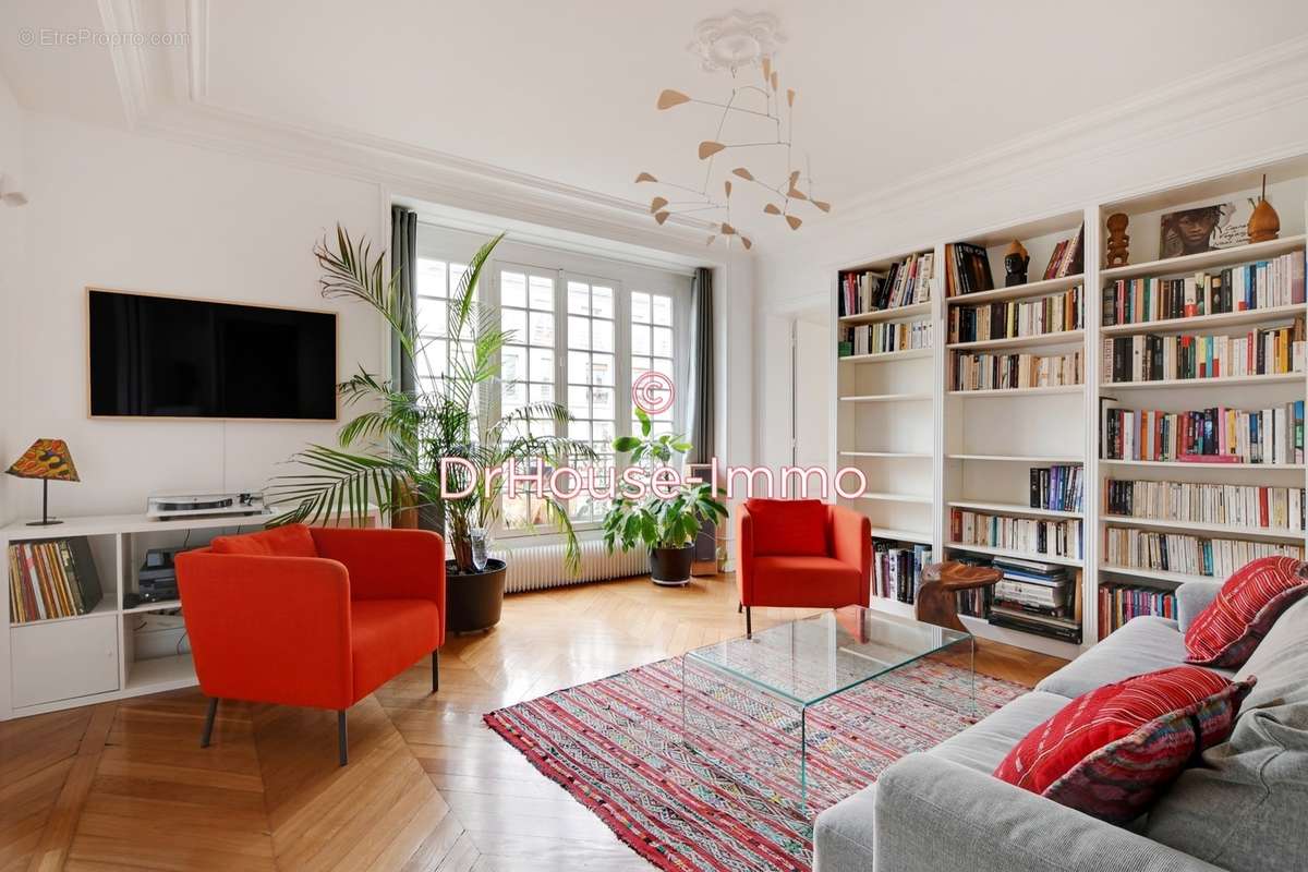 Appartement à PARIS-10E