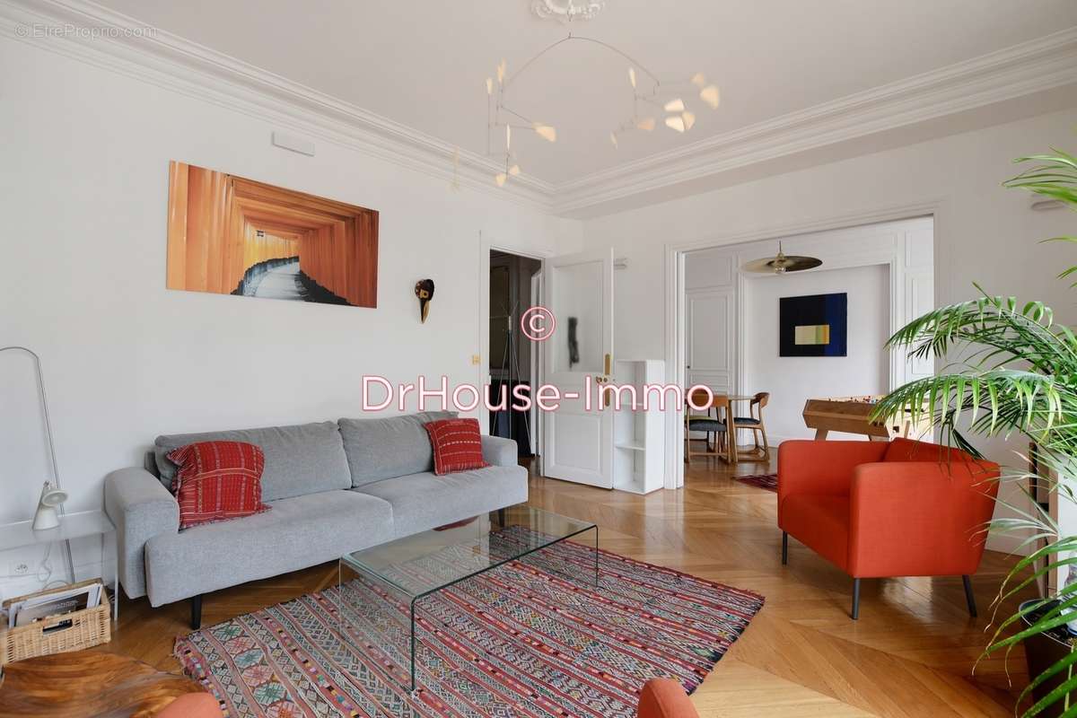 Appartement à PARIS-10E