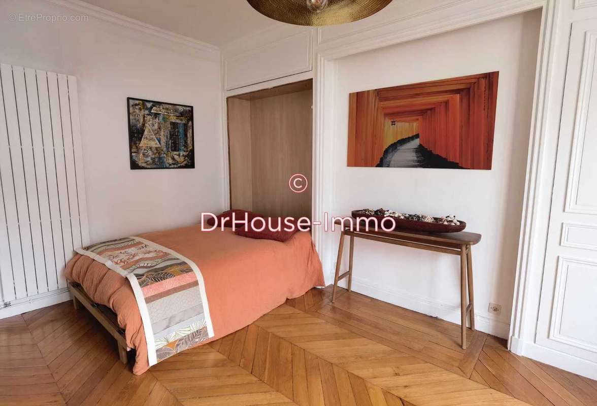 Appartement à PARIS-10E