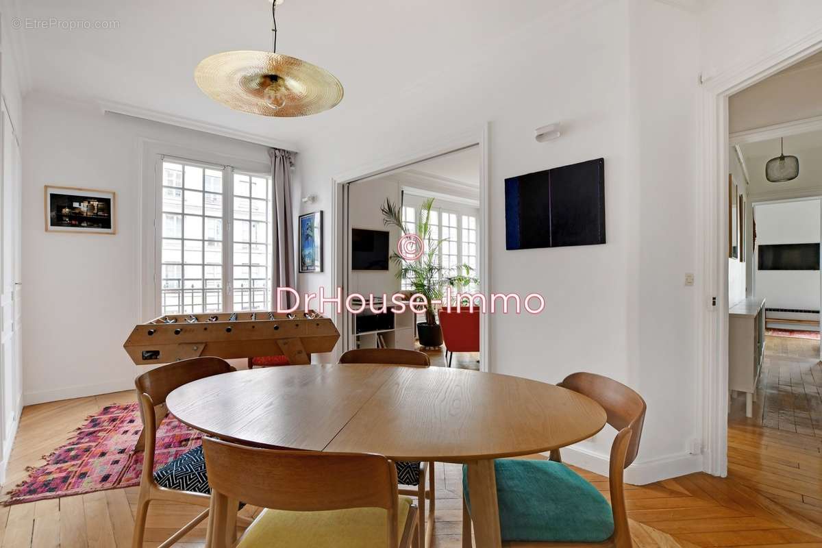 Appartement à PARIS-10E