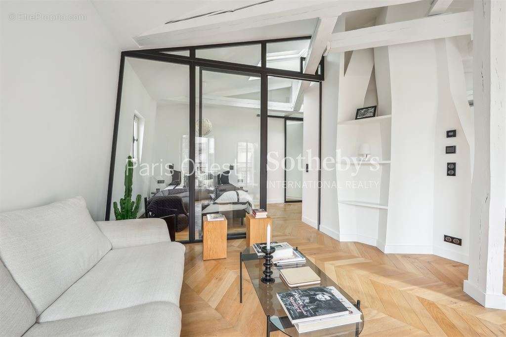 Appartement à PARIS-7E