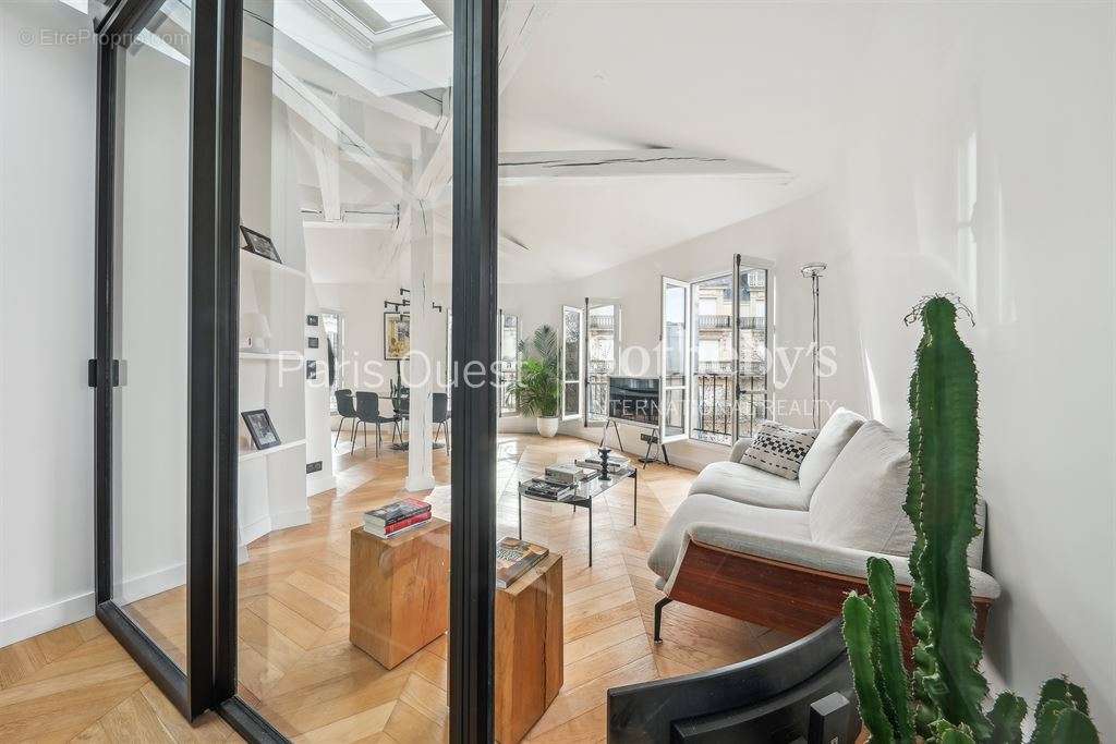 Appartement à PARIS-7E