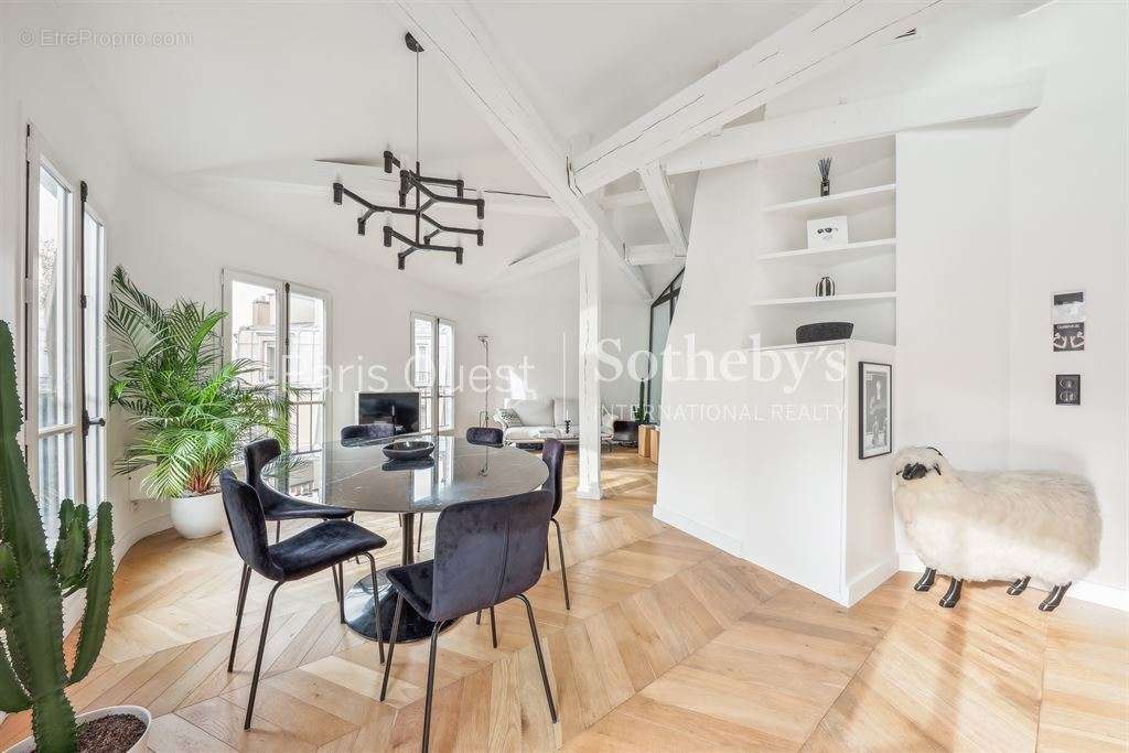 Appartement à PARIS-7E