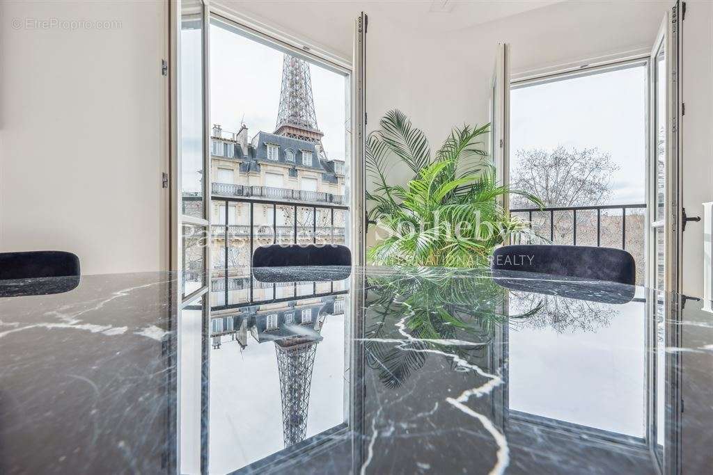 Appartement à PARIS-7E