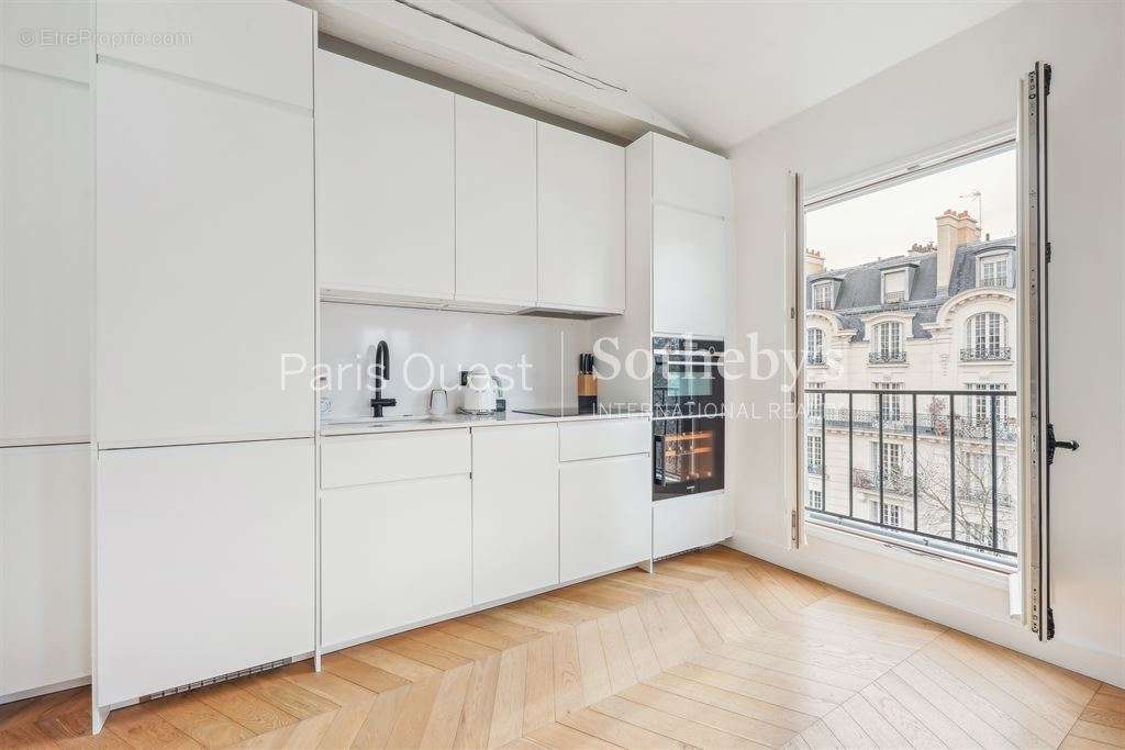 Appartement à PARIS-7E