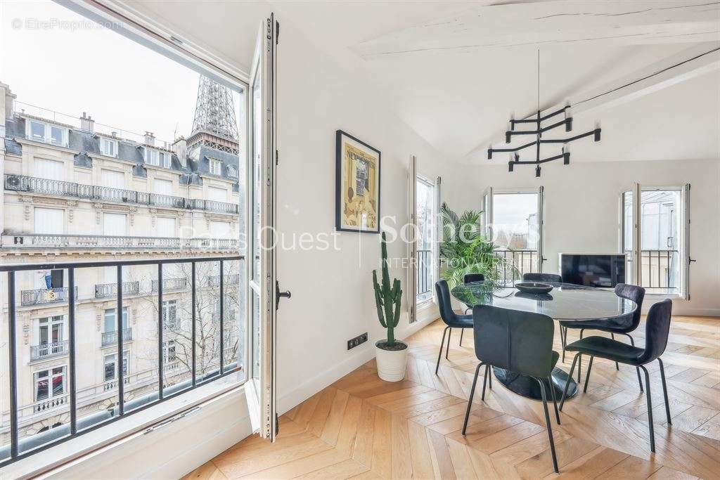 Appartement à PARIS-7E