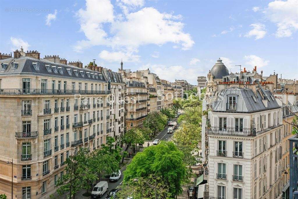 Appartement à PARIS-17E