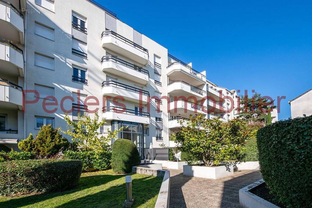 Appartement à SURESNES