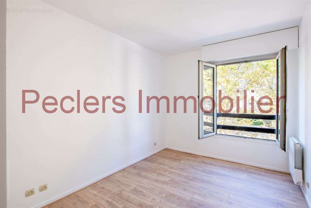 Appartement à SURESNES