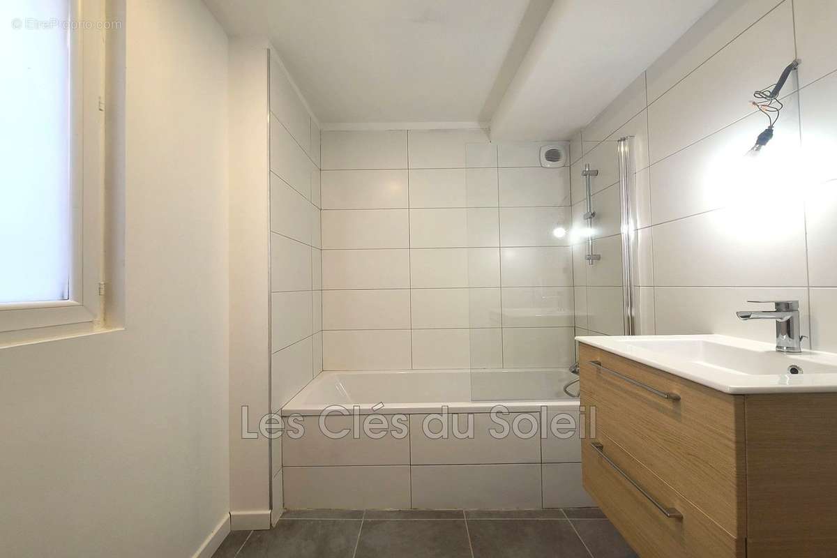 Appartement à CUERS