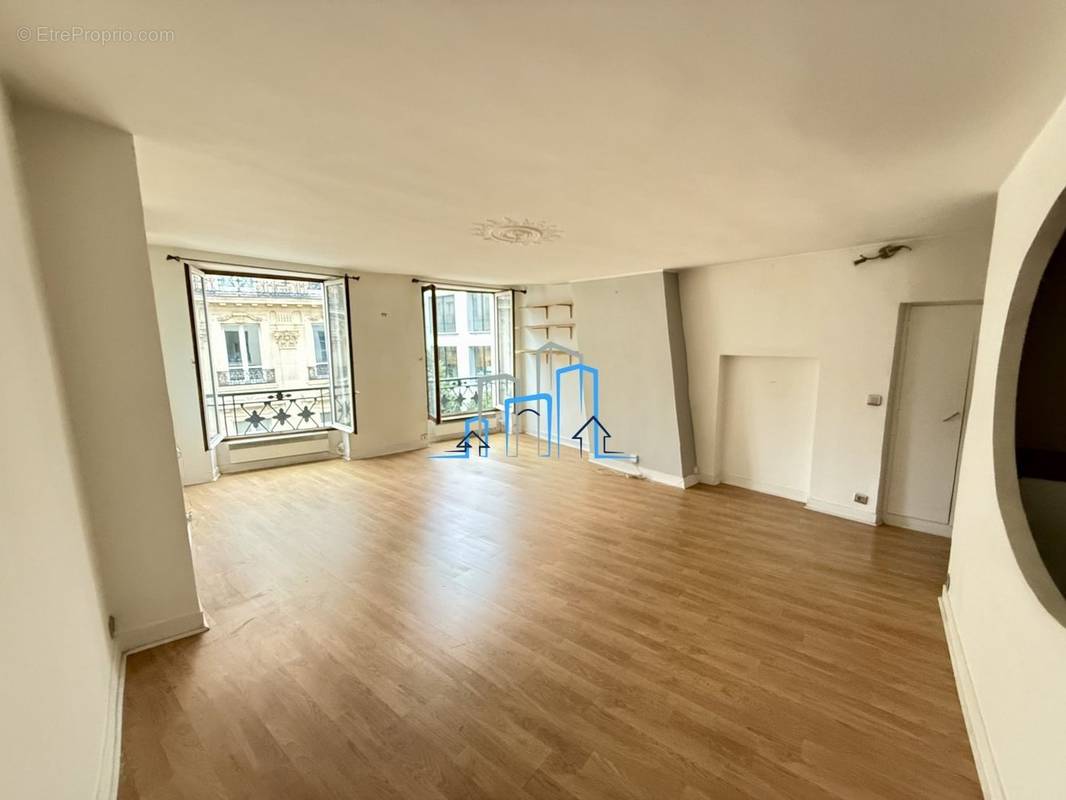 Appartement à PARIS-2E