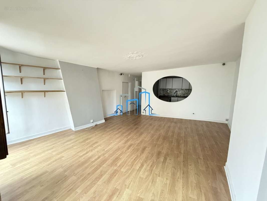 Appartement à PARIS-2E