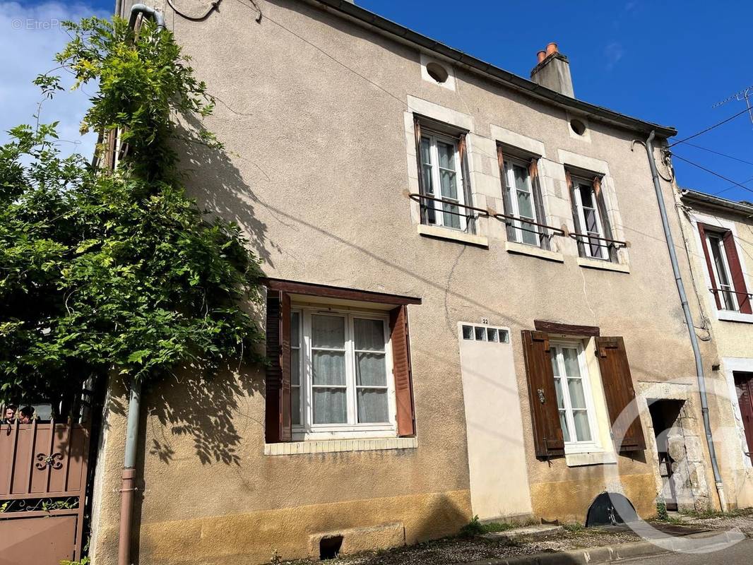 Maison à COULANGES-SUR-YONNE