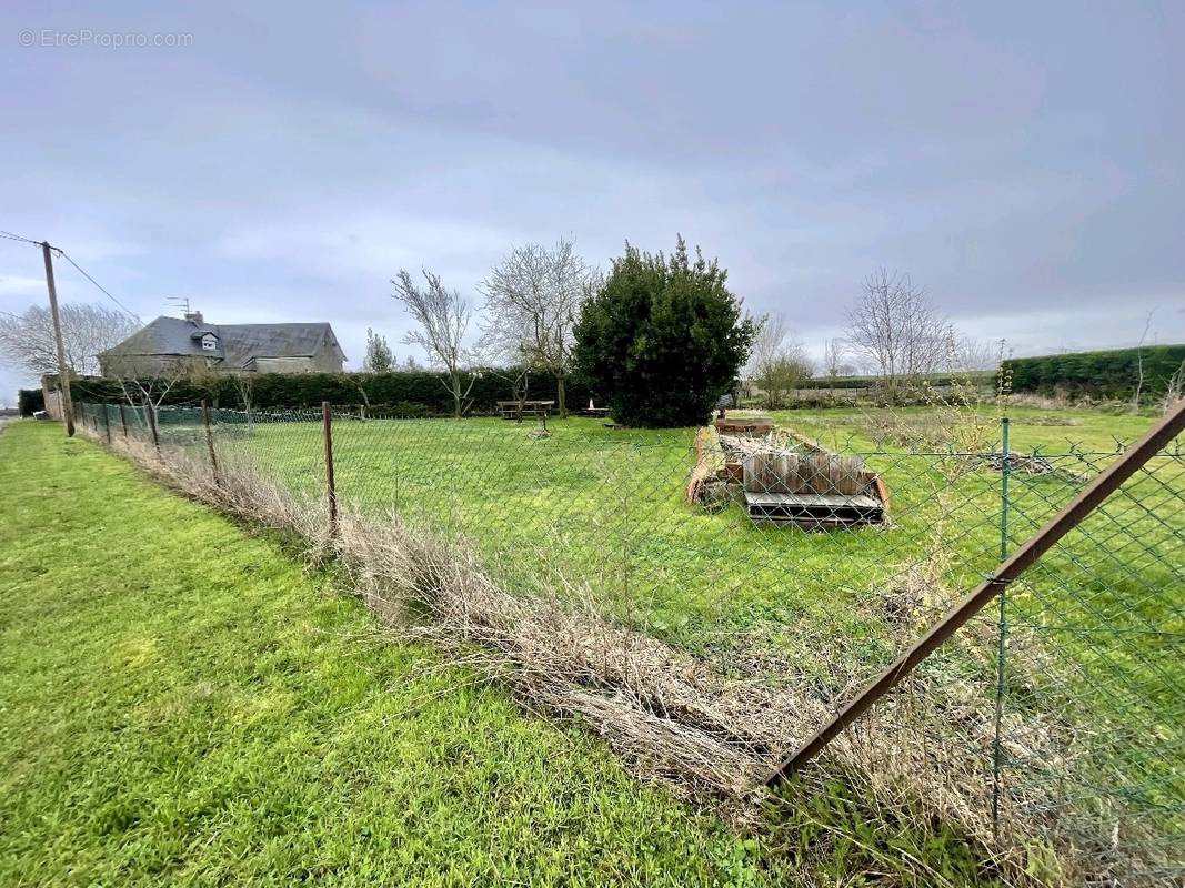 Terrain à BAPAUME