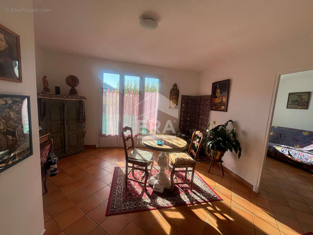 Appartement à MALIJAI