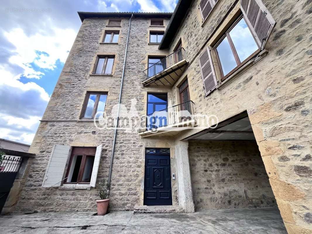 Appartement à PONTCHARRA-SUR-TURDINE