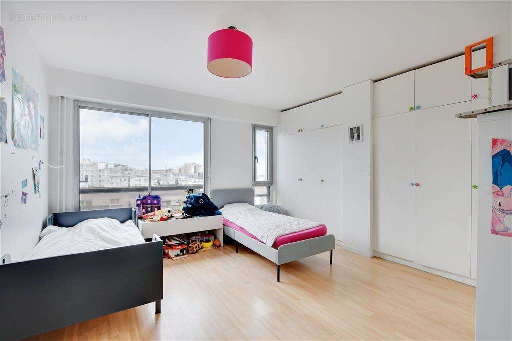 Appartement à PARIS-19E