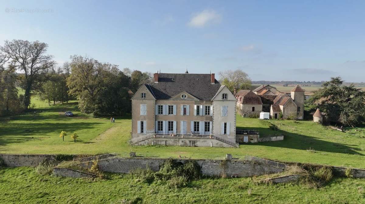 Maison à CHAMPVERT