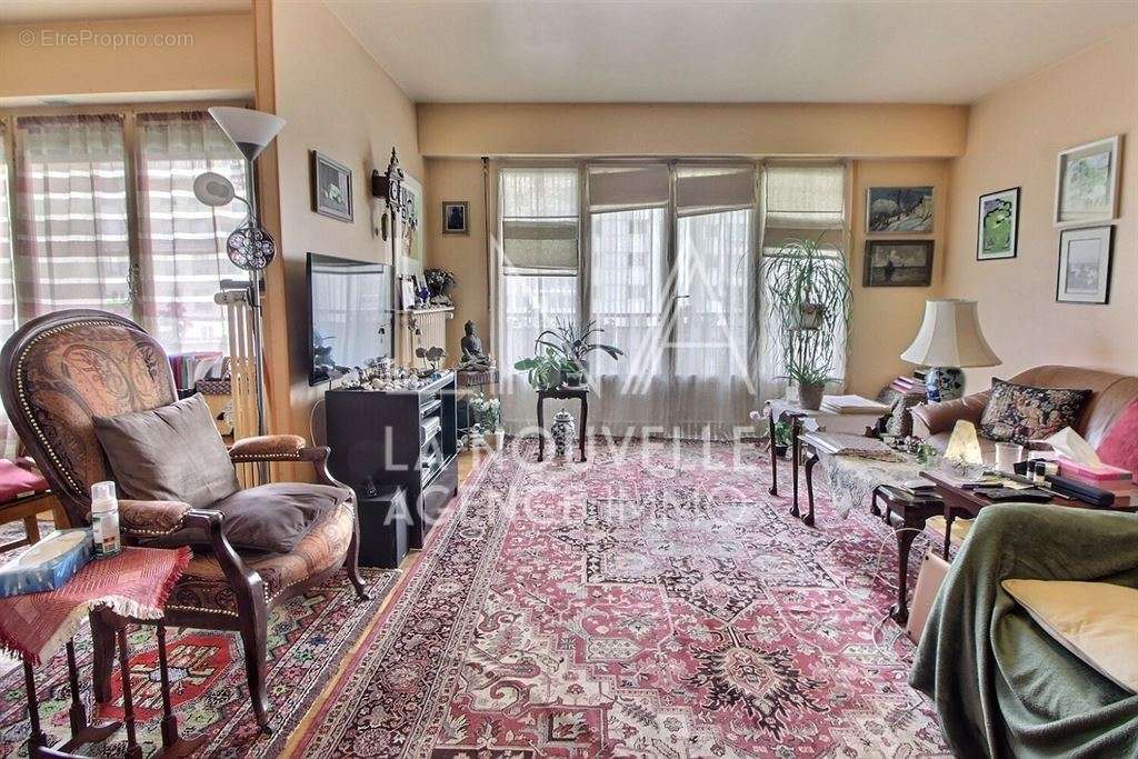 Appartement à LES LILAS