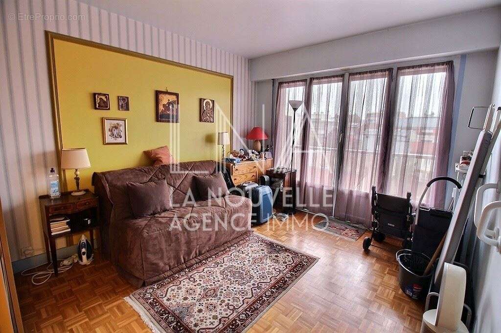 Appartement à LES LILAS