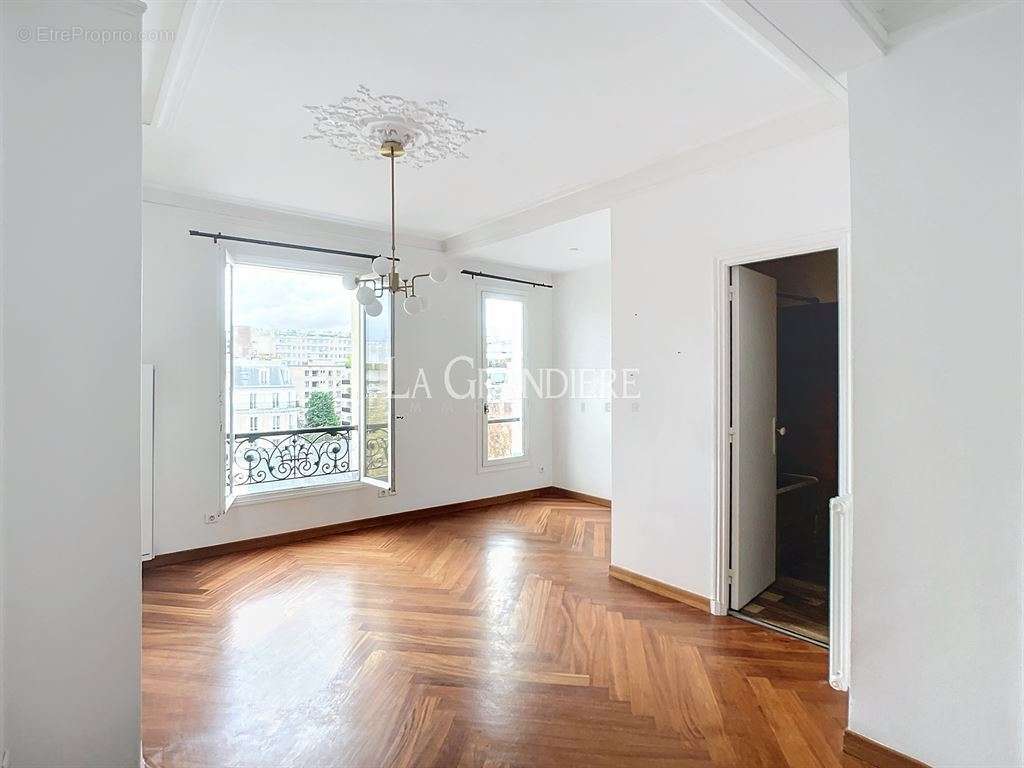 Séjour - Appartement à PARIS-16E