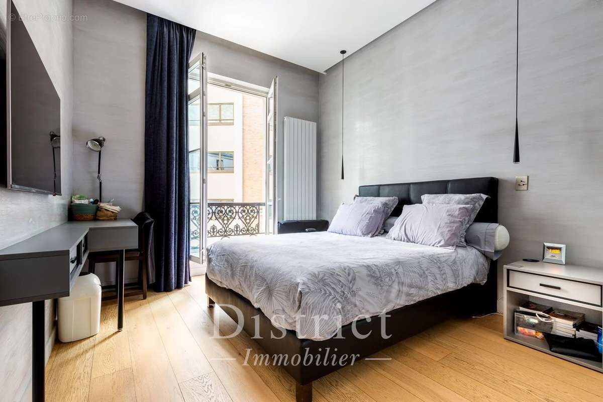 Appartement à PARIS-17E