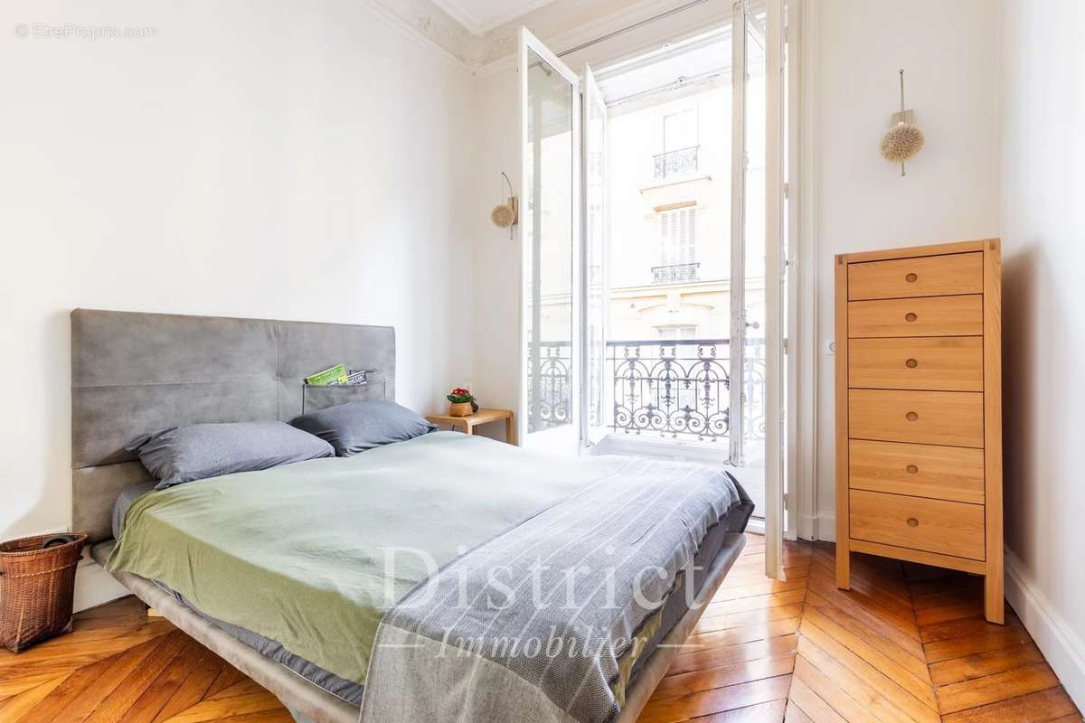 Appartement à PARIS-8E