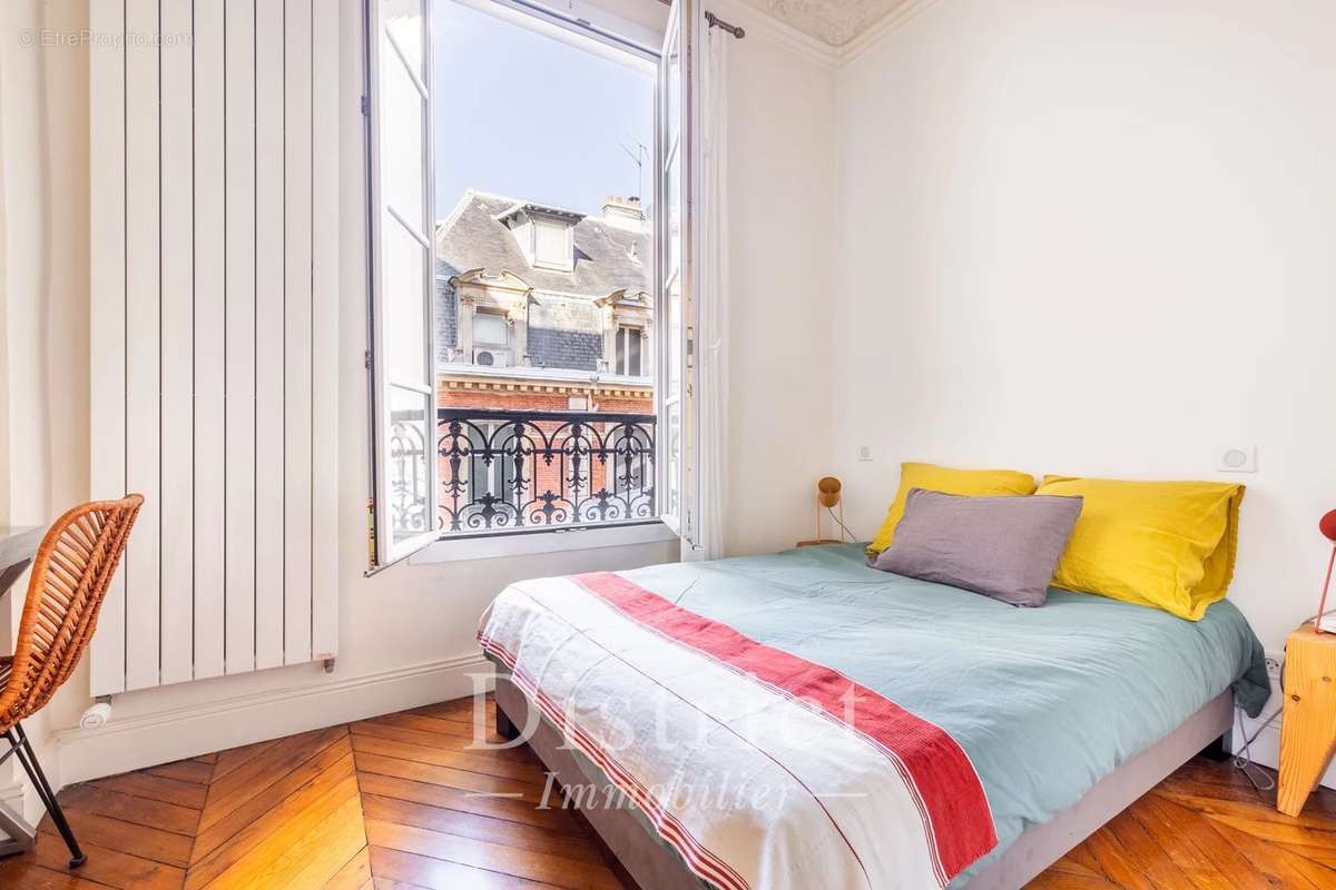 Appartement à PARIS-8E