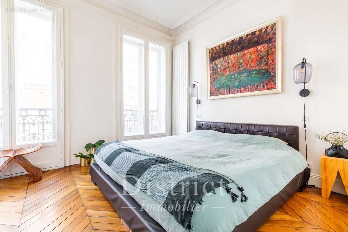 Appartement à PARIS-8E