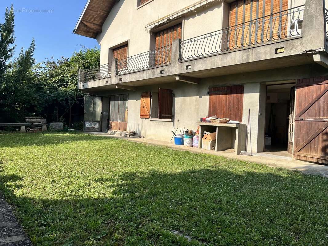 Appartement à DRUMETTAZ-CLARAFOND