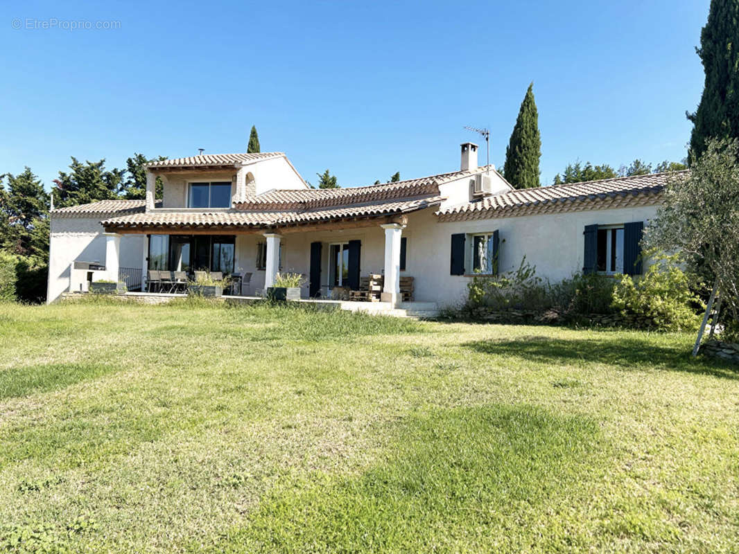 Maison à L&#039;ISLE-SUR-LA-SORGUE