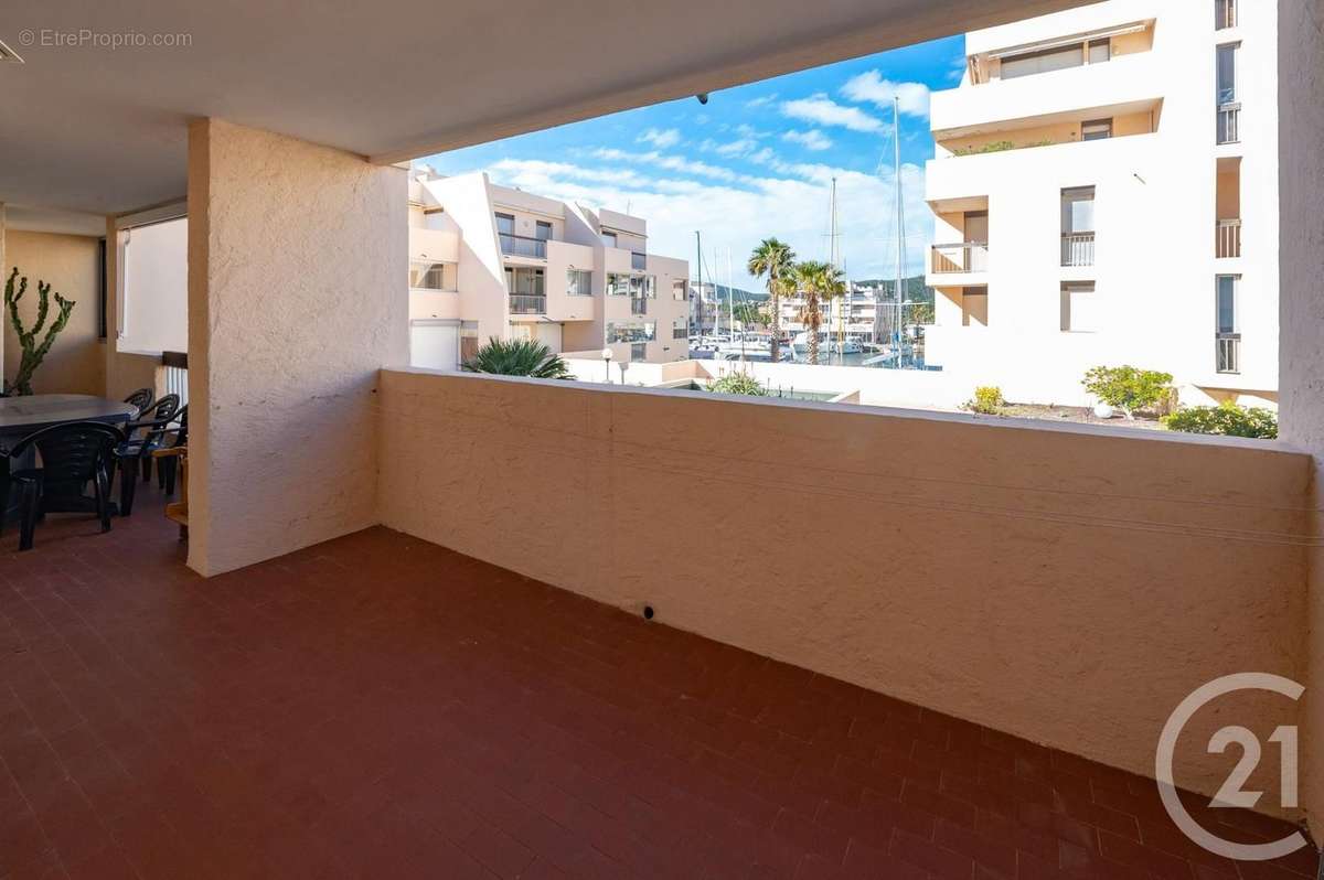 Appartement à BORMES-LES-MIMOSAS