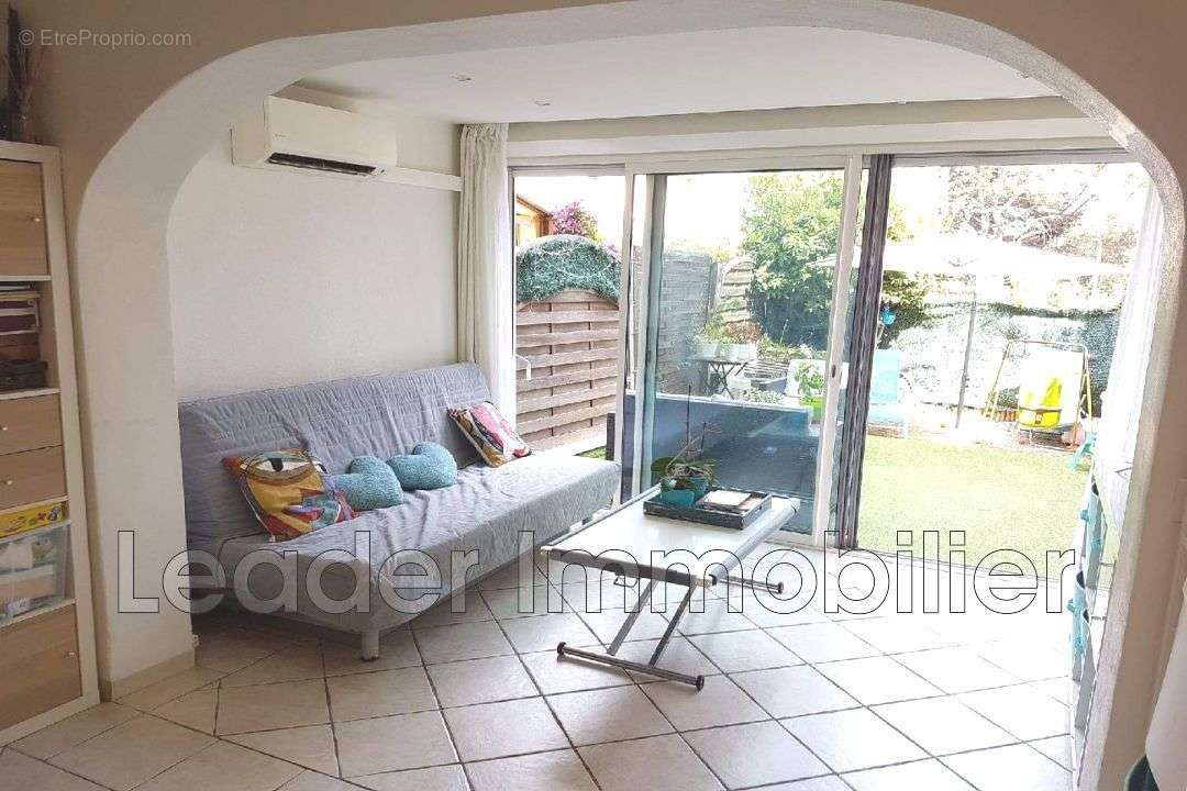 Appartement à VALLAURIS