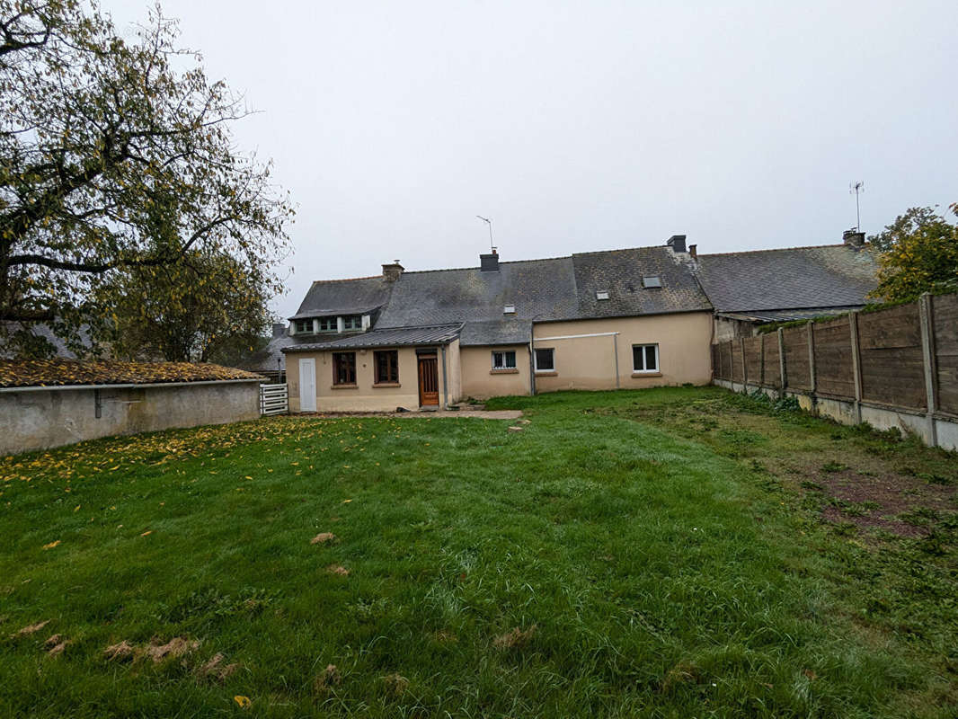 Maison à CARENTOIR