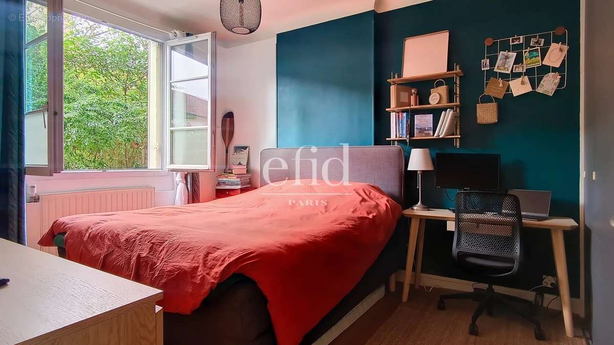 Appartement à COURBEVOIE