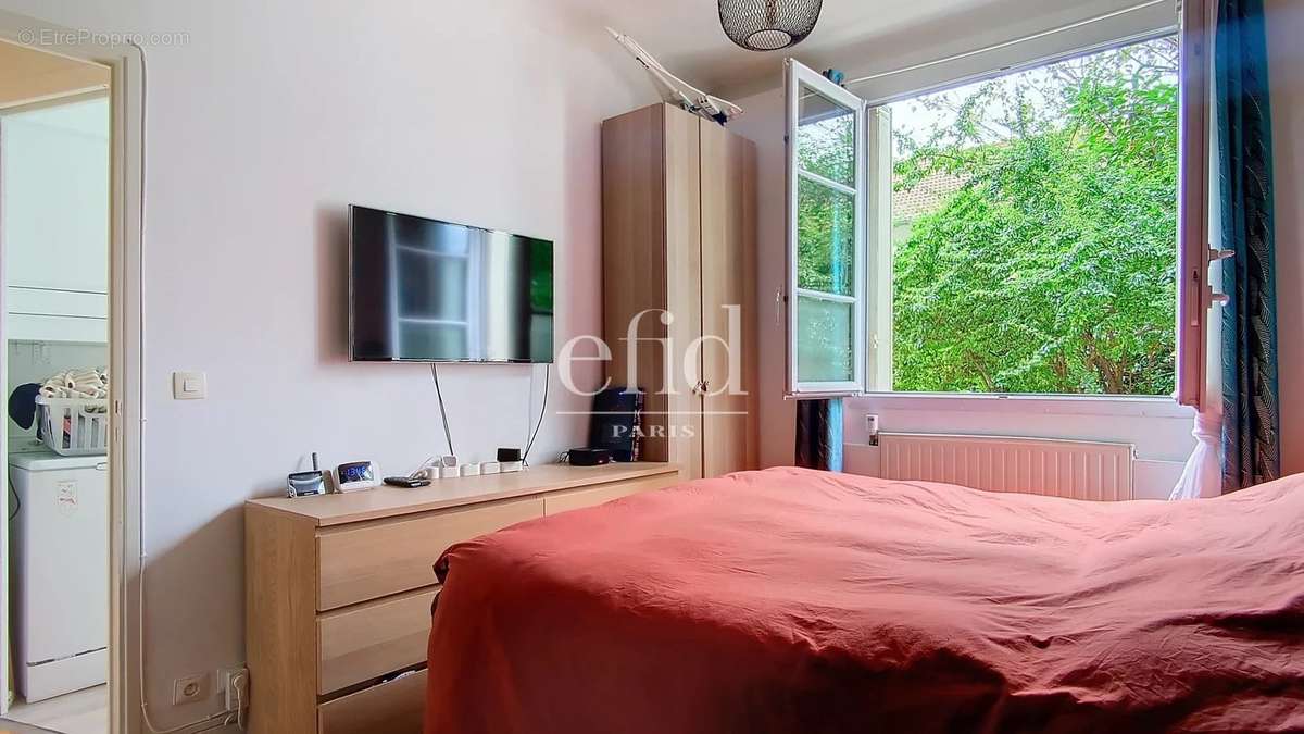 Appartement à COURBEVOIE