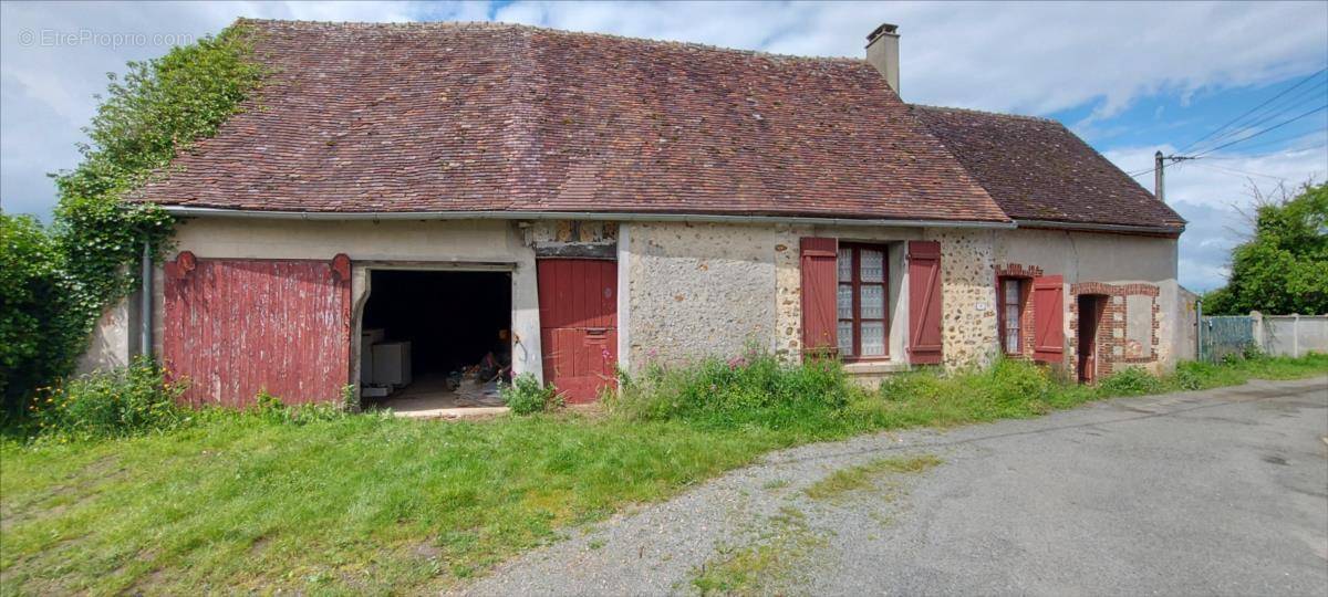 Maison à MEAUCE