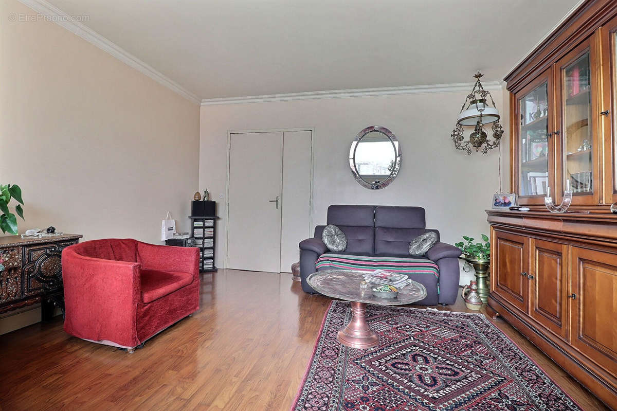 Appartement à LA COURNEUVE