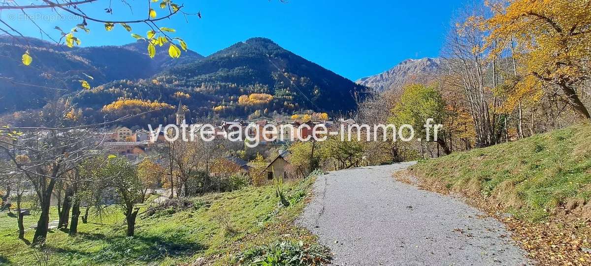 Terrain à SAINT-ETIENNE-DE-TINEE